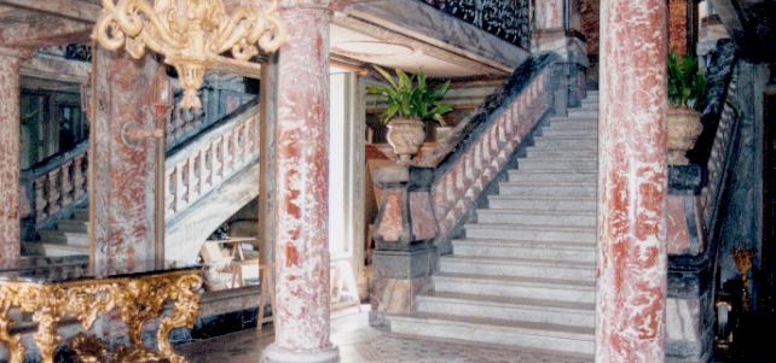 Oise,France,Château,1071